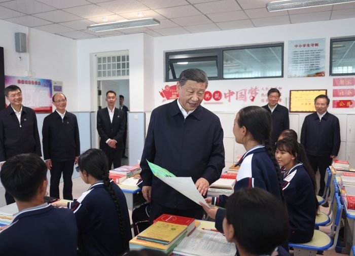 习近平在青?？疾焓鼻康?持续推进青藏高原生态保护和高质量发展 奋力谱写中国式现代化青海篇章